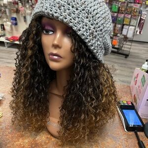 Beautiful crotchet knitted hat for the feeling you whant and season